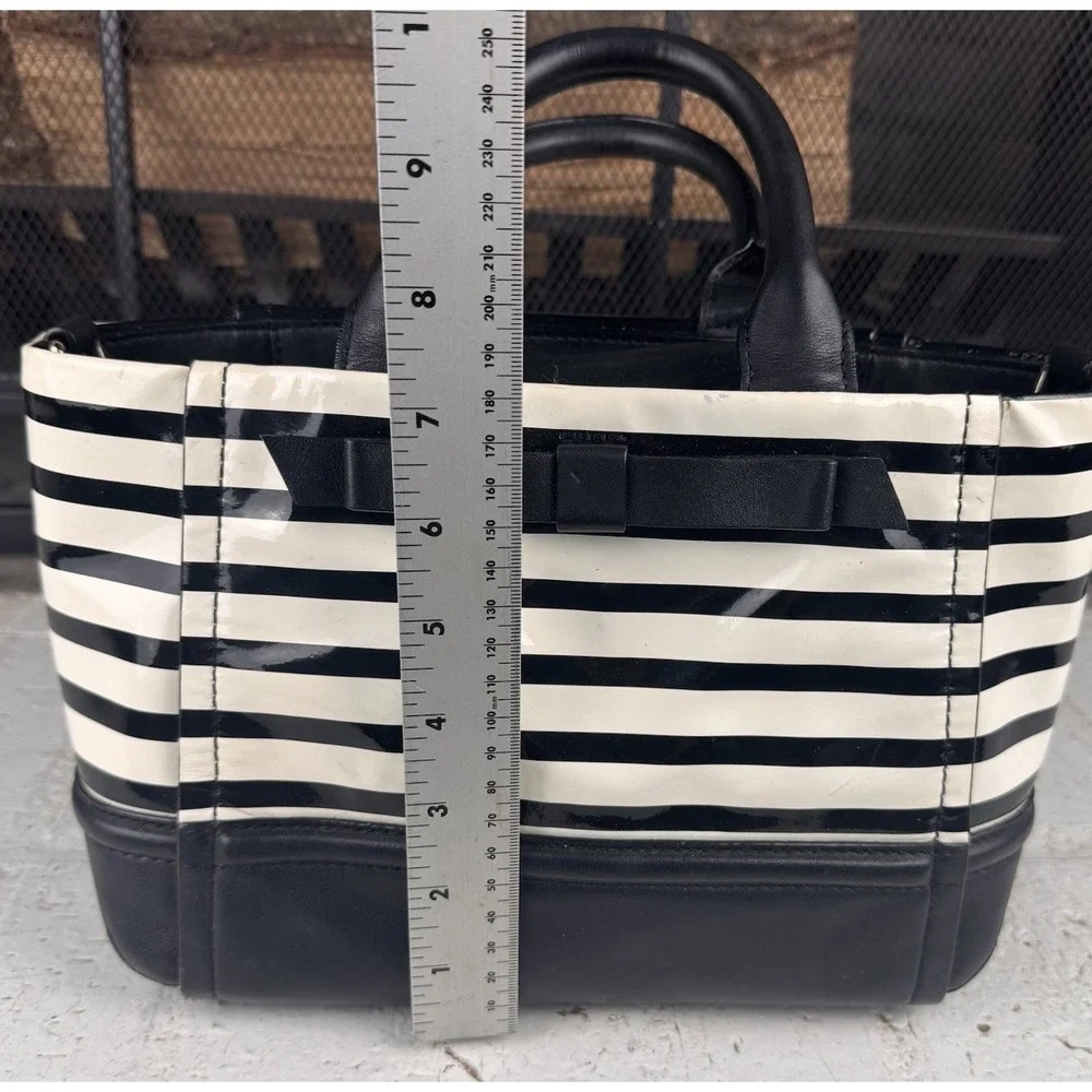 Kate Spade NY Chelsa Park Gigi Patent‎ Leather Stripe Preowned No Shoulder Strap